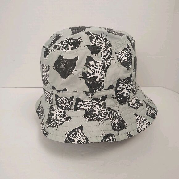 Volcom / OBX Netflix with Outer Banks/JJ Reversible Bucket Hat/Spotted - Picture 2 of 7